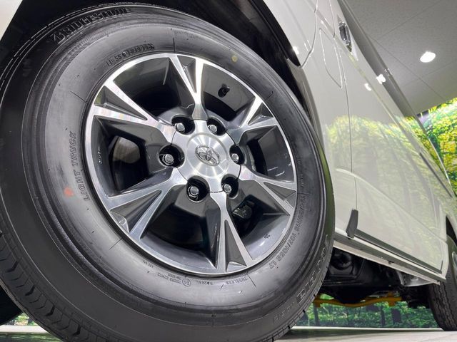 TOYOTA HIACE VAN 4WD 2025 Image 31