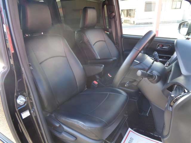 TOYOTA VOXY 2018 Image 31