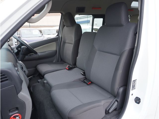 NISSAN NV350 CARAVAN 1.15T 2020 Image 31