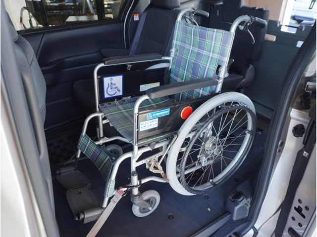 TOYOTA NOAH HYBRID 2025 Image 31