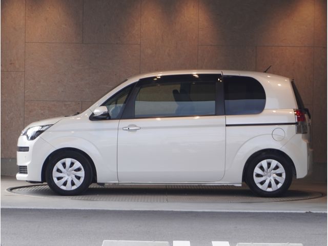 TOYOTA SPADE 2019 Image 31
