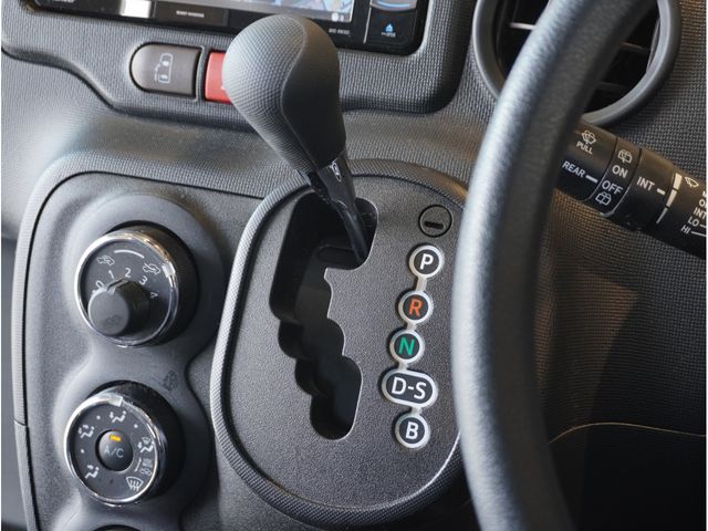 TOYOTA SPADE 2019 Image 31