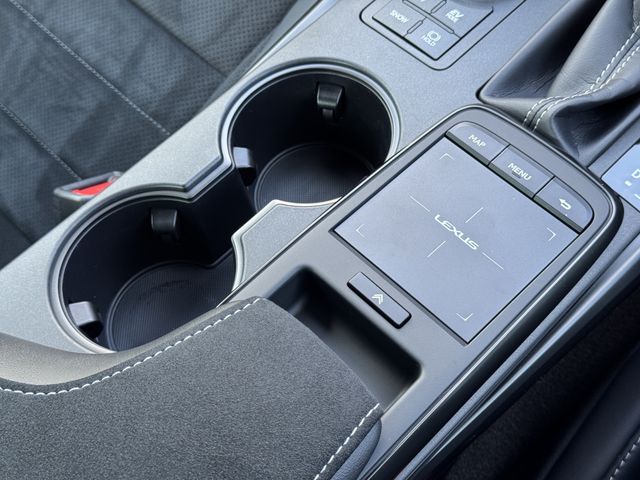 TOYOTA LEXUS IS300H 2023 Image 31