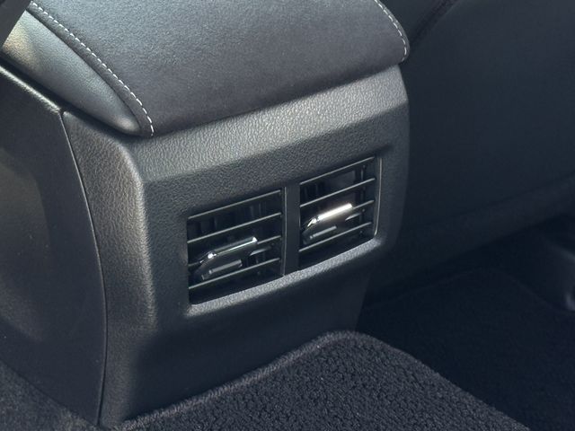 TOYOTA LEXUS IS300H 2023 Image 31