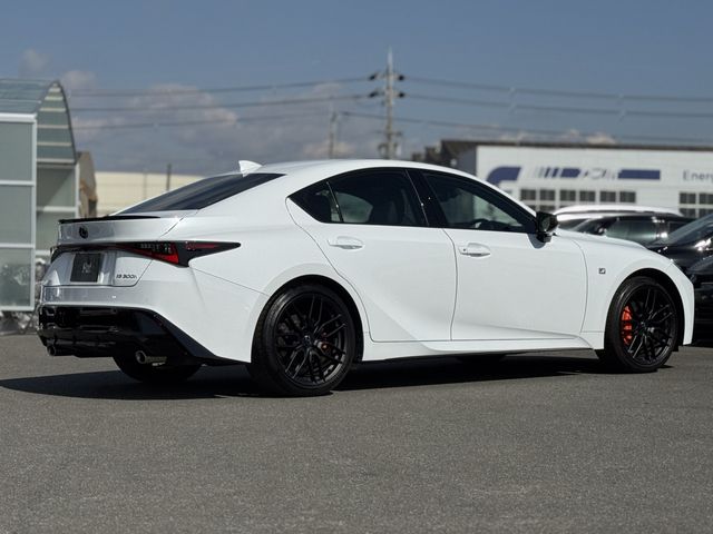 TOYOTA LEXUS IS300H 2023 Image 31