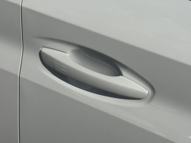 PEUGEOT E-208 2024 Image 31