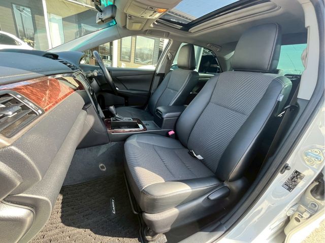 TOYOTA CAMRY HYBRID 2016 Image 31