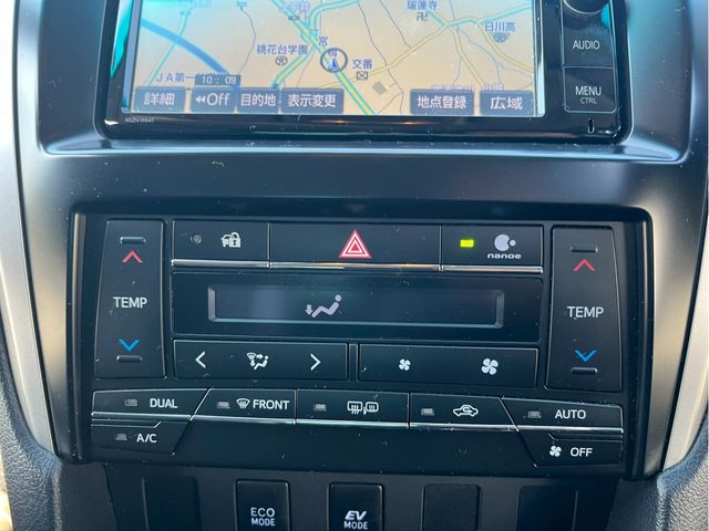 TOYOTA CAMRY HYBRID 2016 Image 31