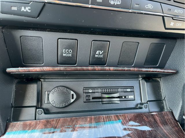 TOYOTA CAMRY HYBRID 2016 Image 31