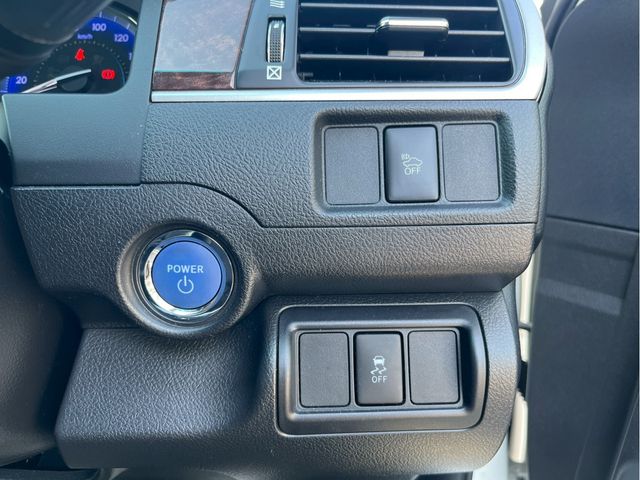 TOYOTA CAMRY HYBRID 2016 Image 31