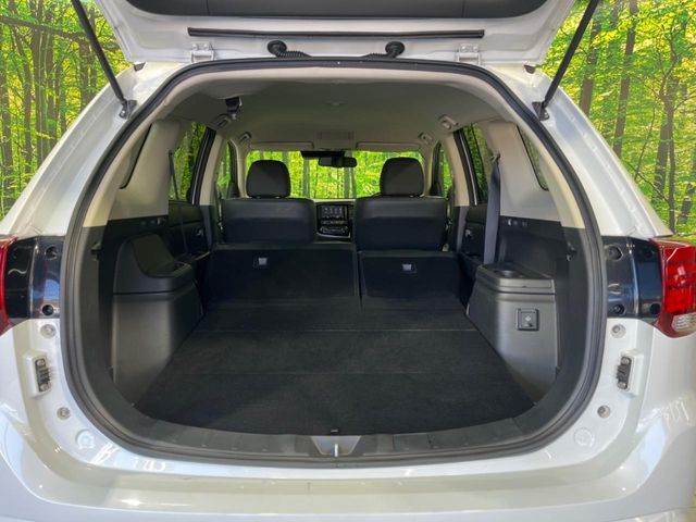 MITSUBISHI OUTLANDER PHEV 2017 Image 31