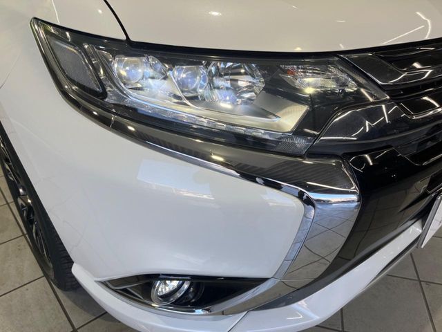 MITSUBISHI OUTLANDER PHEV 2017 Image 31