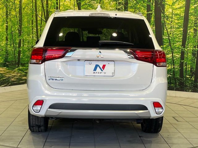 MITSUBISHI OUTLANDER PHEV 2017 Image 31