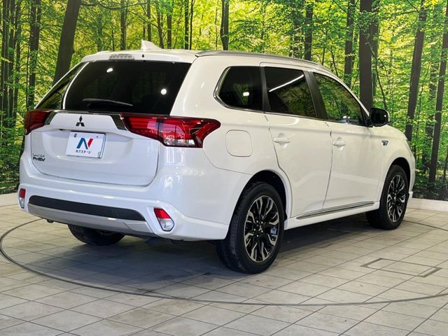 MITSUBISHI OUTLANDER PHEV 2017 Image 31