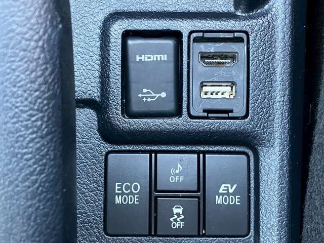 TOYOTA COROLLA FIELDER HYBR 2018 Image 31