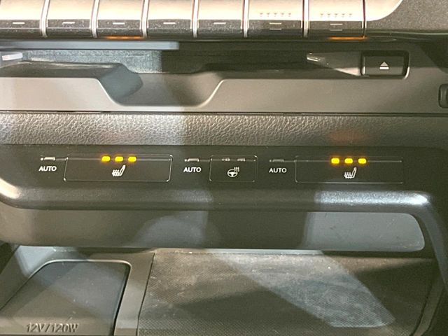 TOYOTA LEXUS UX200 2018 Image 31