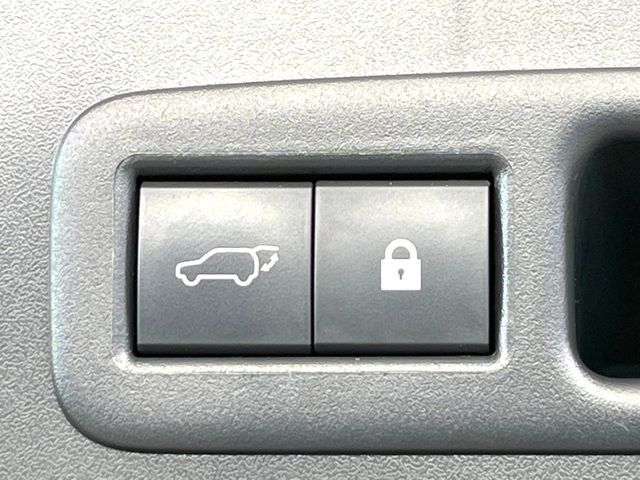 TOYOTA LEXUS UX200 2018 Image 31