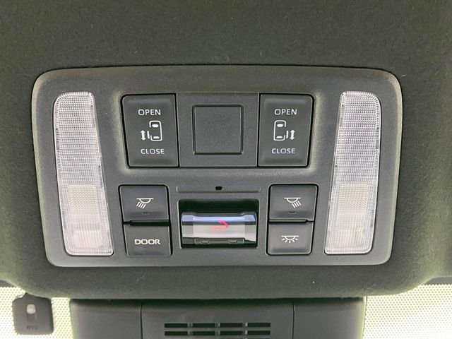 TOYOTA VOXY HYBRID 2023 Image 31