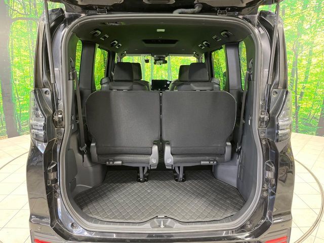 TOYOTA VOXY HYBRID 2023 Image 31