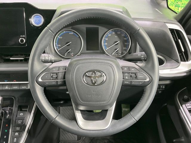 TOYOTA VOXY HYBRID 2023 Image 31
