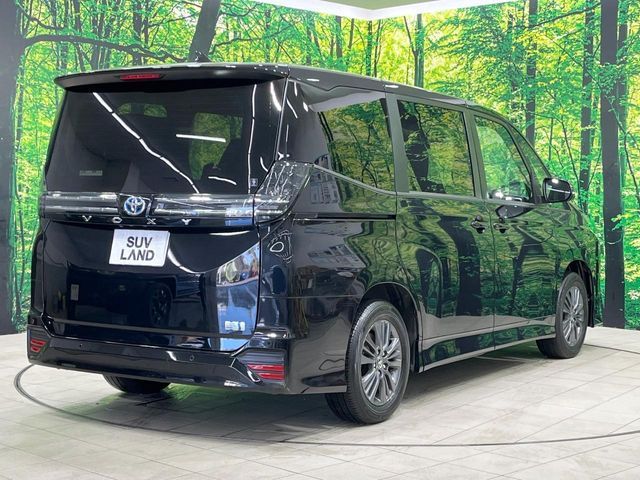 TOYOTA VOXY HYBRID 2023 Image 31