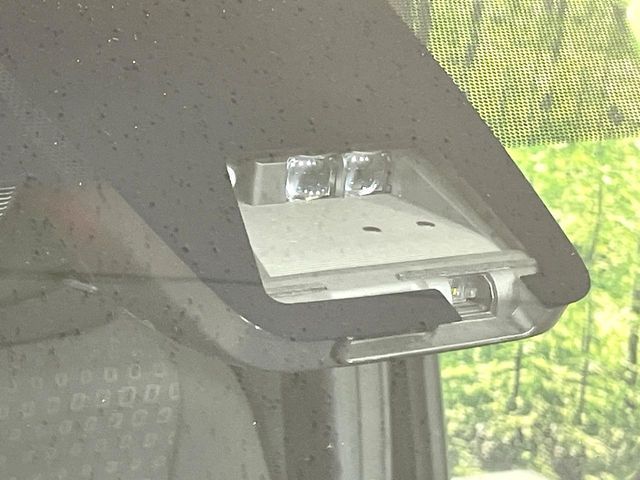 TOYOTA NOAH HYBRID 2018 Image 31