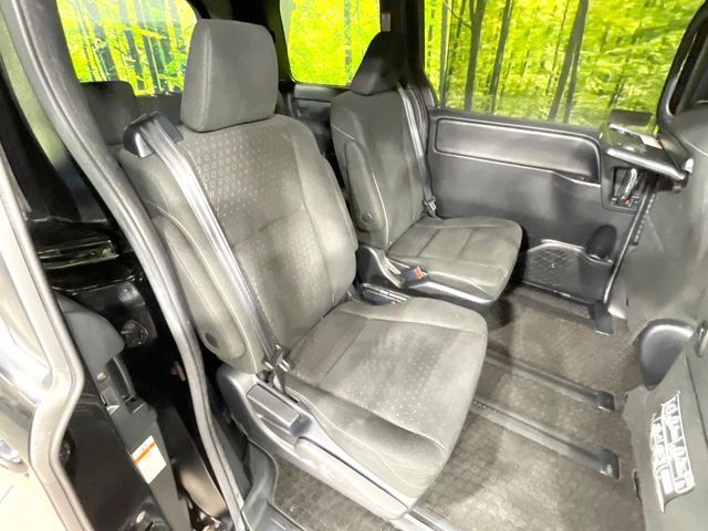 TOYOTA NOAH HYBRID 2018 Image 31