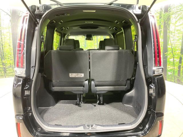 TOYOTA NOAH HYBRID 2018 Image 31