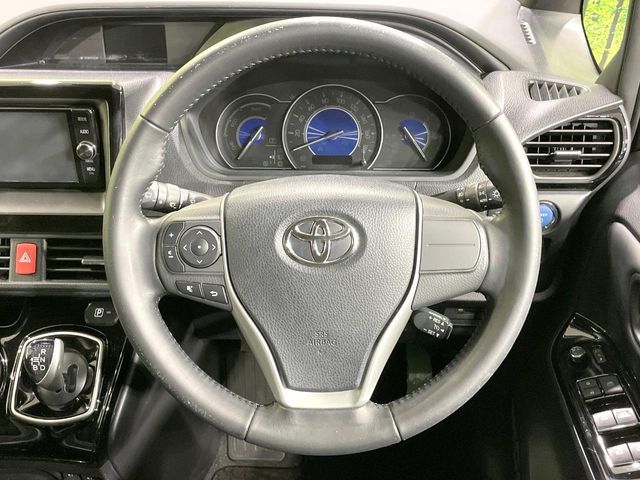 TOYOTA NOAH HYBRID 2018 Image 31