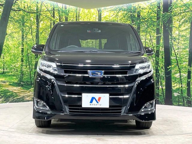 TOYOTA NOAH HYBRID 2018 Image 31
