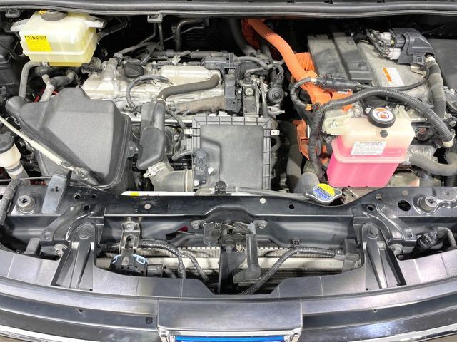 TOYOTA NOAH HYBRID 2018 Image 31