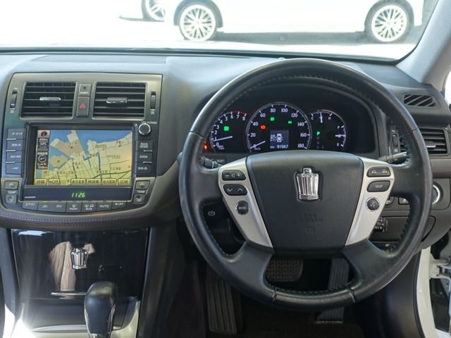 TOYOTA CROWN SEDAN 2010 Image 31