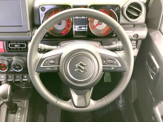 SUZUKI JIMNY NOMADE 2025 Image 31