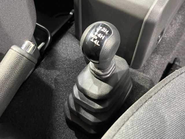 SUZUKI JIMNY NOMADE 2025 Image 31