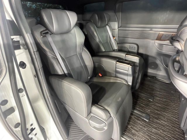 TOYOTA ALPHARD 2025 Image 31