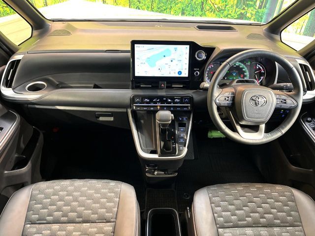 TOYOTA VOXY 2022 Image 31