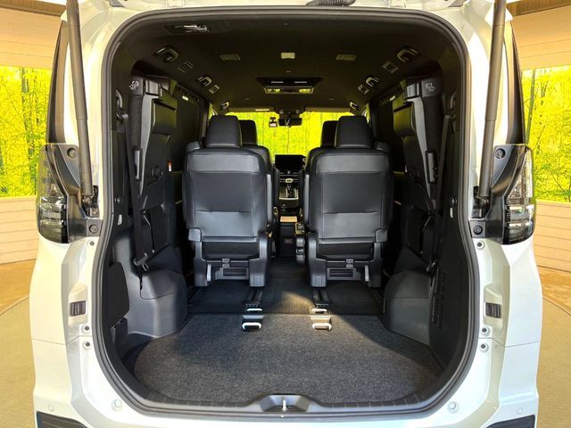 TOYOTA VOXY 2022 Image 31