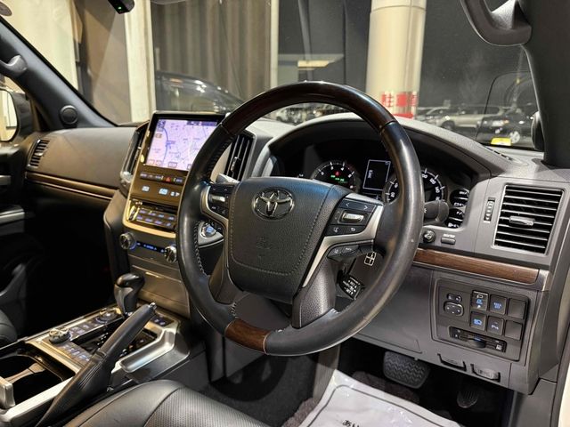 TOYOTA LANDCRUISER WAGON 2017 Image 31