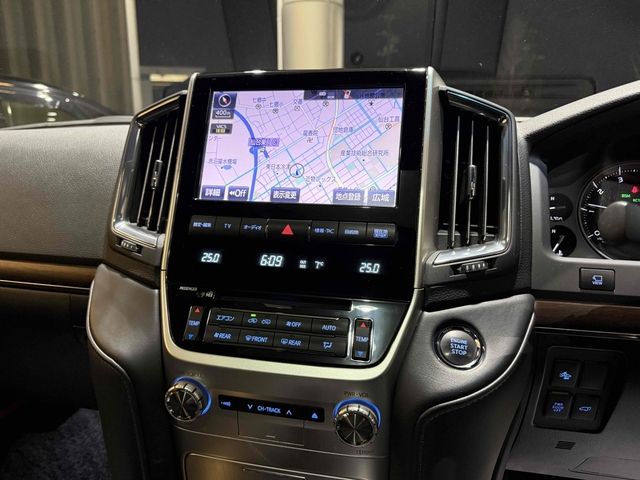 TOYOTA LANDCRUISER WAGON 2017 Image 31