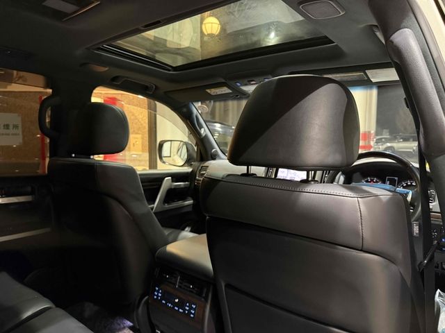 TOYOTA LANDCRUISER WAGON 2017 Image 31