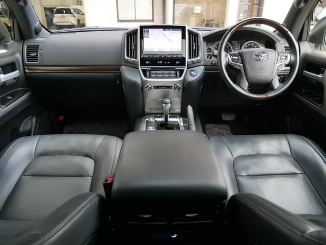 TOYOTA LANDCRUISER WAGON 2017 Image 31