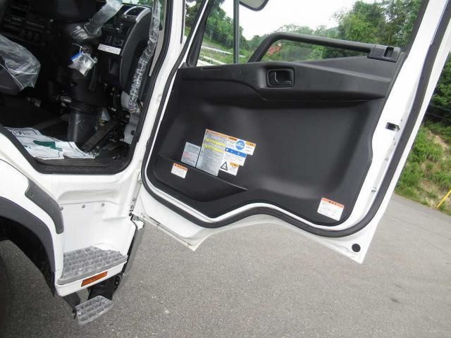 MITSUBISHI FUSOU FIGHTER 2024 Image 31