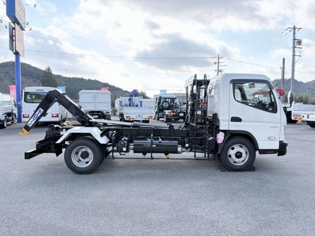 MITSUBISHI CANTER 2025 Image 31