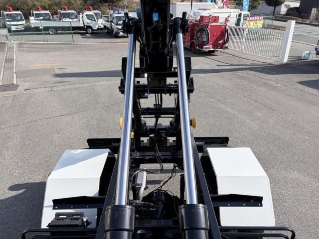 MITSUBISHI CANTER 2025 Image 31