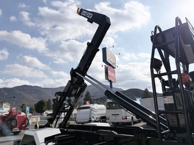 MITSUBISHI CANTER 2025 Image 31