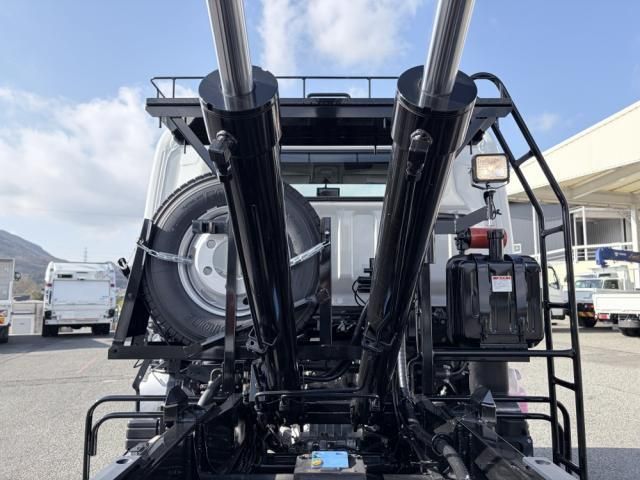 MITSUBISHI CANTER 2025 Image 31