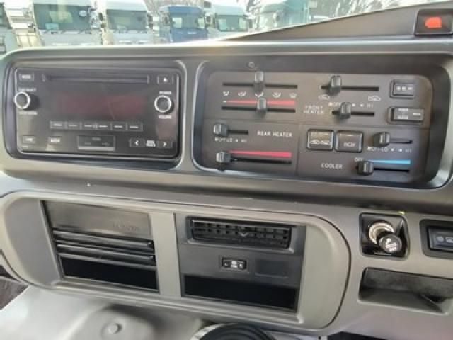 HINO LIESSE 2015 Image 31