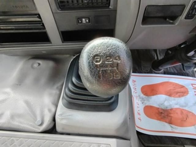 HINO LIESSE 2015 Image 31