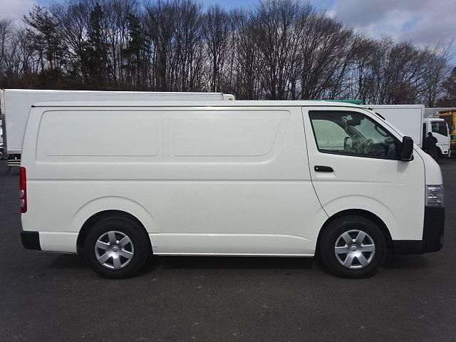 TOYOTA HIACE 2022 Image 31