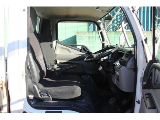 MITSUBISHI CANTER 2017 Image 31